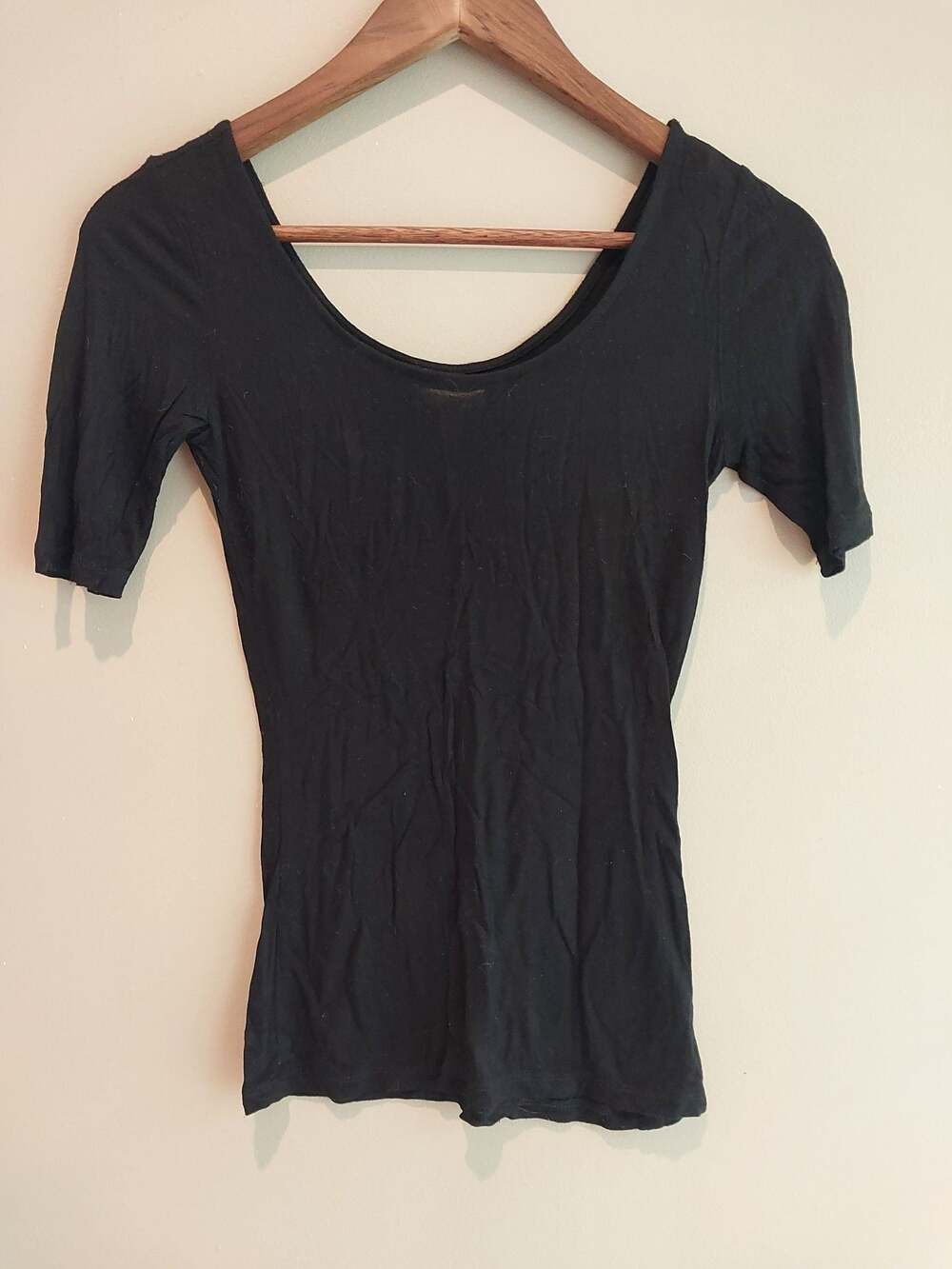 Bongo Women's Black Scoop Neck Short Sleeve Fitted Top